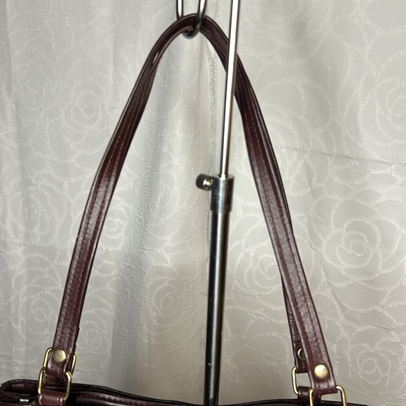CONTESSA Vintage burgundy genuine leather shoulder handbag. Made in Hong Kong. - Picture 3 of 13